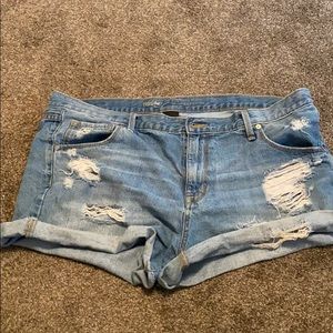Mossimo Boyfriend Midi denim shorts